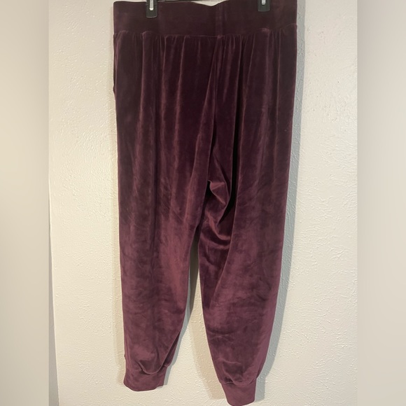 2 for $30 VS Joggers - Picture 5 of 6